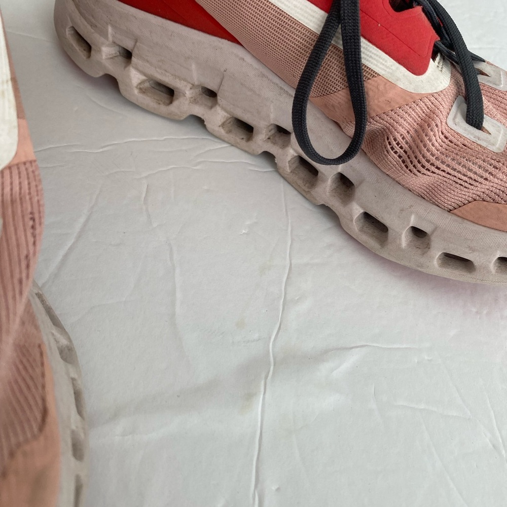 On Running Athletic Shoes in Red and Gray - Picture 4 of 12
